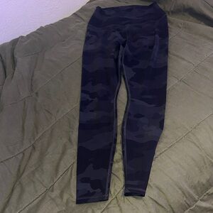 ALO Yoga Black Camouflage Leggings